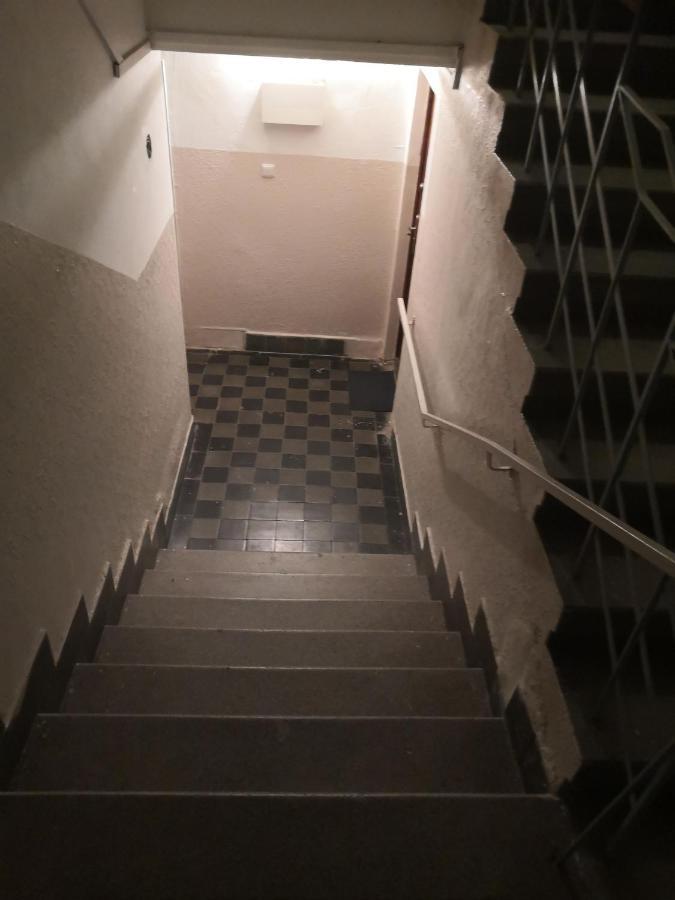 Economy Flat 18 Minutes From Vaclavske Namesti Apartament